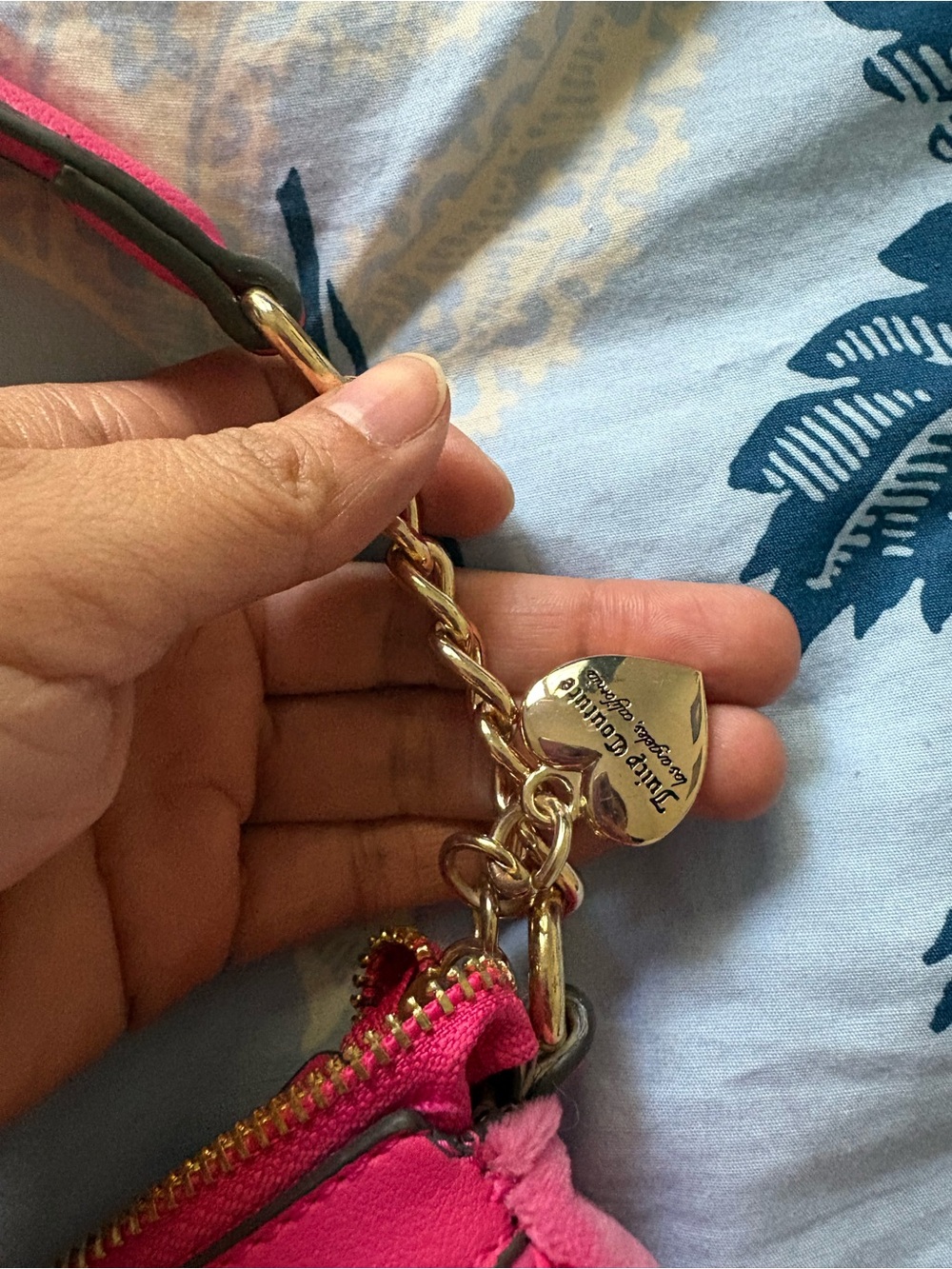 Juicy Couture Hot Pink Mini Shoulder Bag with Gold Chain - Picture 4 of 6